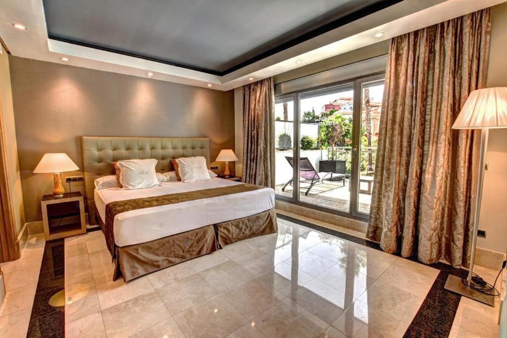 Artplatinum Suites&Apartments Бенальмадена Екстер'єр фото