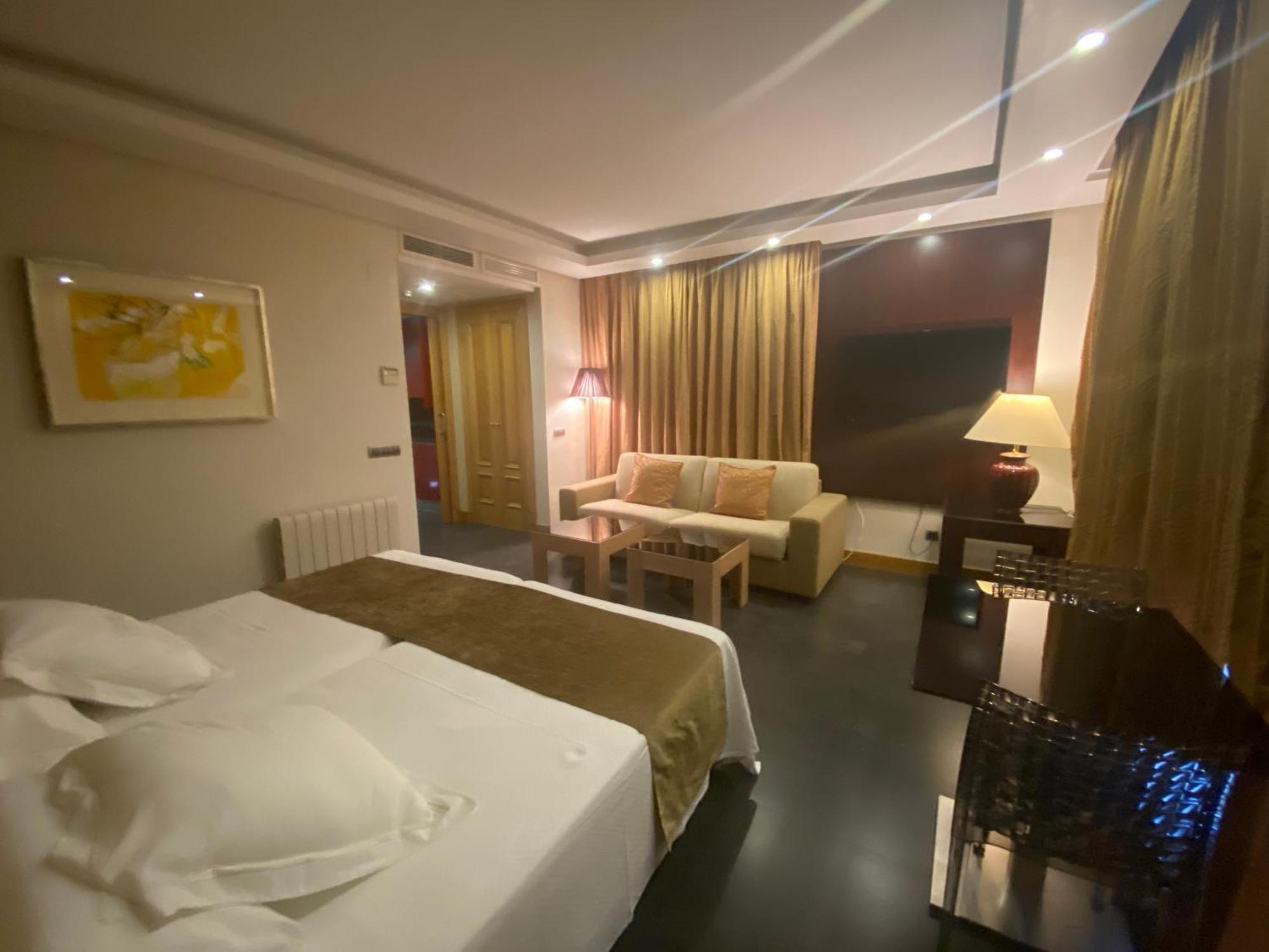 Artplatinum Suites&Apartments Бенальмадена Екстер'єр фото